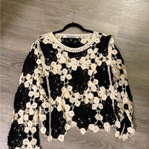 Crochet Floral Contrast Long Sleeve Top - Black & Cream